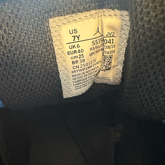 Jordan 1 Low - Picture 7 of 9